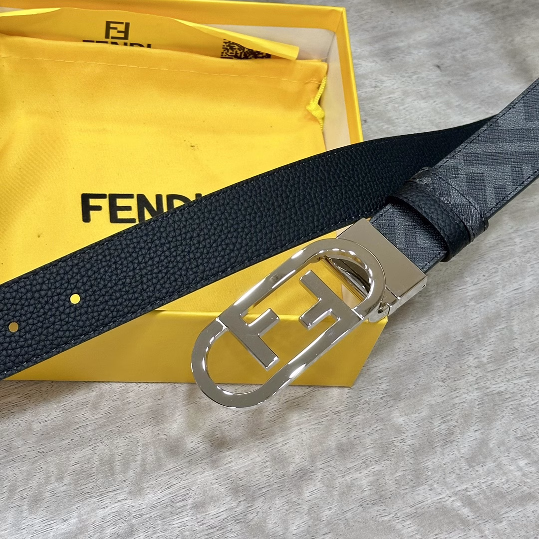 Fendi) same style in the counter 35mm width Double loop reversible belt FF push-stud buckle Cuoio Romano leather Reverse fabric with tobacco yellow and brown FF pattern Pin buckle metal finish Fashionable and classic Versatile style