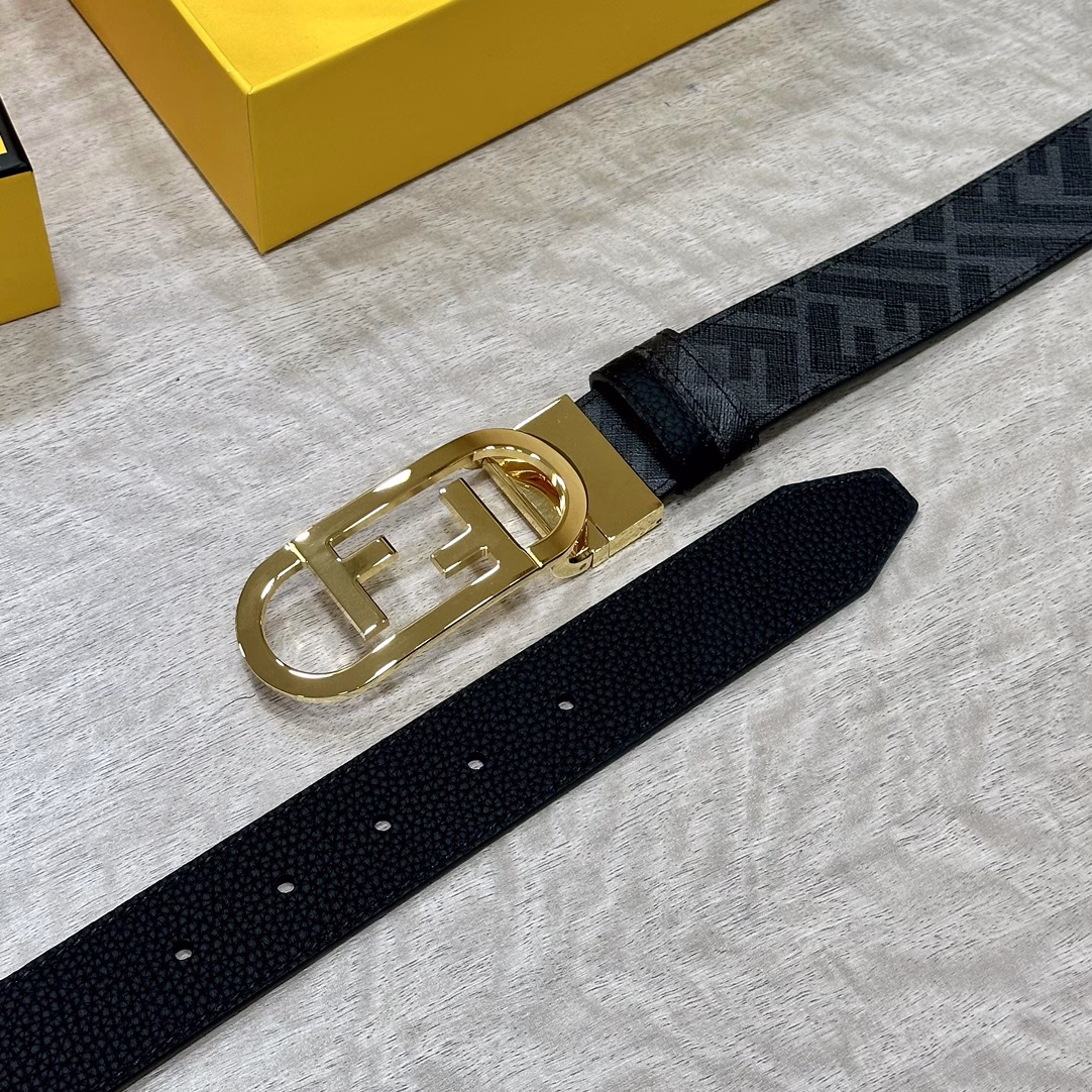 Fendi) same style in the counter 35mm width Double loop reversible belt FF push-stud buckle Cuoio Romano leather Reverse fabric with tobacco yellow and brown FF pattern Pin buckle metal finish Fashionable and classic Versatile style