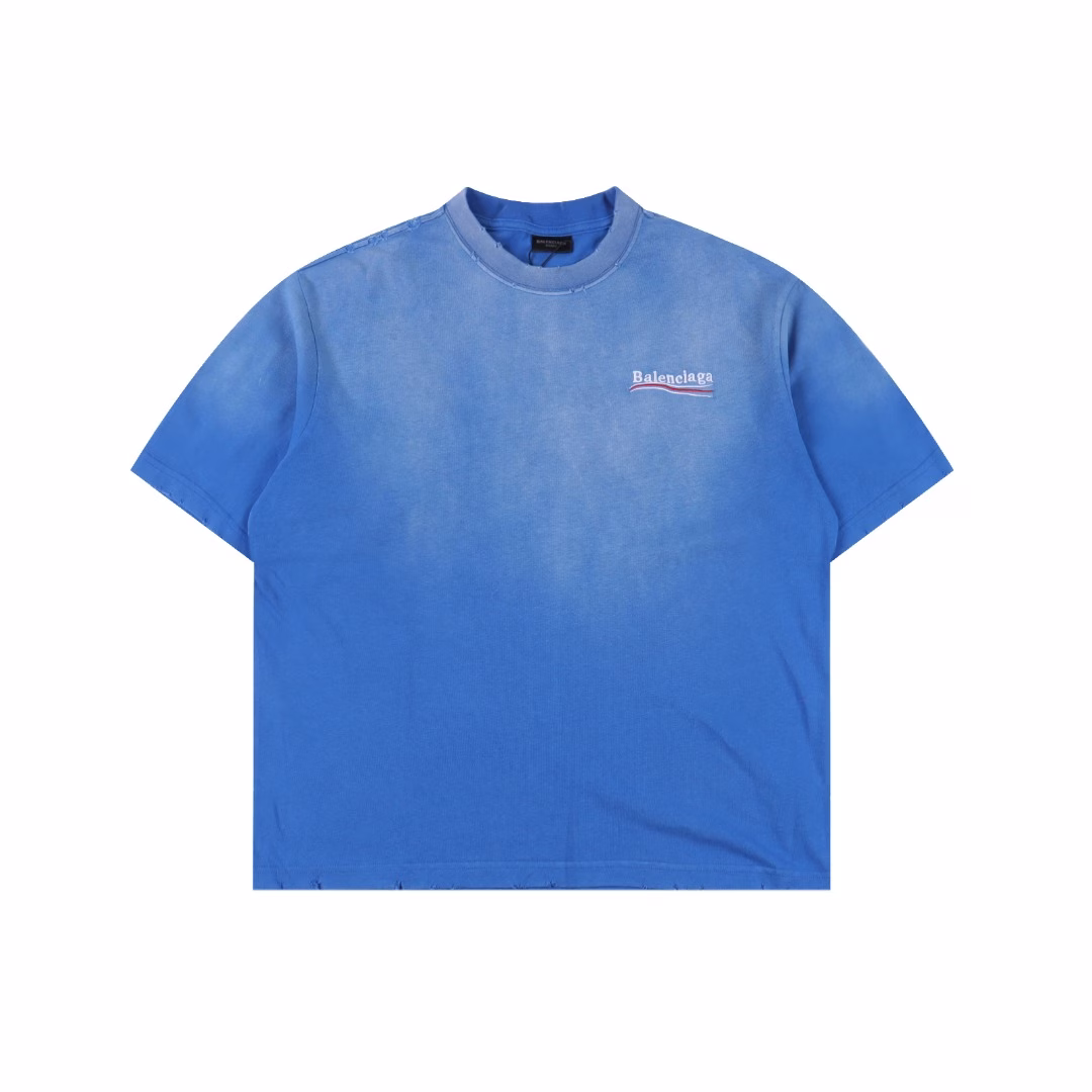 Balenciaga 25ss washed cola embroidered fried color hole short-sleeved T-shirtSummer dopamine retro fried color cola wave embroidery destruction seriesUsing the latest fabric of Paris 25 yearsThe chest embroidery and the large logo embroidery on the back are imported Tajima machine embroideryHanging tag, collar label, washed wheat three labels are complete 280g heavy combed cotton, full of thickness, unisex styleThe upper body is super summery, 6 color combinations are available at one time, full of sincerityOversize loose drop shoulder version, easy to control for any body shape