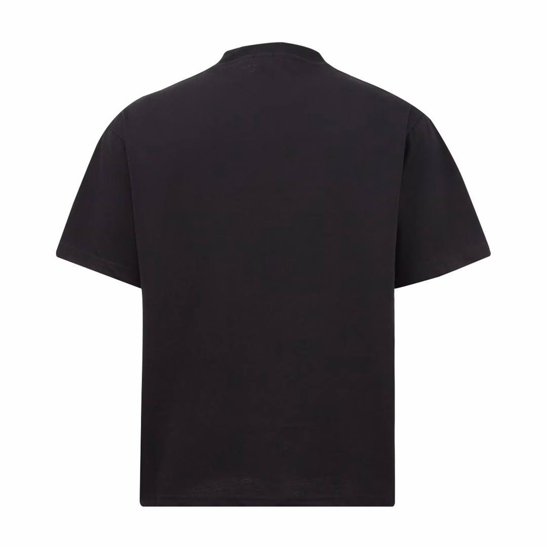 Burberry Checked Pocket Round Neck Short SleeveThis summer's latest classic and stylish slogan T-shirt. No extra frills, just match it to feel the unique charm of British style! Made of plain knitted cotton fabric supplied by customers, with a warm texture and a sense of drape. Neat and detailed craftsmanship, neat lines, custom ribbed neckline, smooth and delicate feel, comfortable and breathable, and well-cut, the most popular OS loose version is cut out, fashionable and eye-catching, full of street casual laziness! The pocket check pattern does not need to be deliberately explained, the neat and delicate beauty is different from the traditional offset pattern!