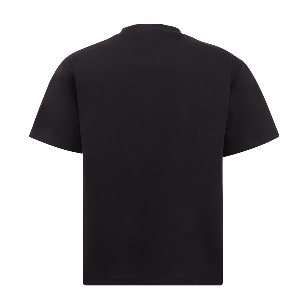 Moncler chest foam print short sleevesThe fabric is 260g combed cotton, customized 32 1*1 thread, the garment is washed twice, the fabric is comfortable and skin-friendly without any strange feeling, the custom-made dyed fabric has high textile density, good drape, not easy to deform, thick weave plus compact spinning process, will not affect the breathability of the fabric, the color saturation is very high, this model is a treasure-level product that you absolutely cannot miss