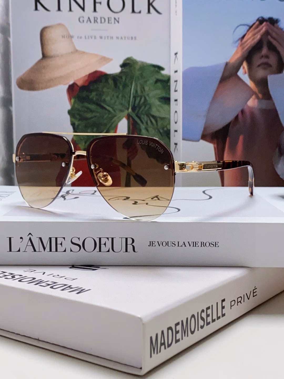 Louis Vuitton 2025 Metal Oval Half-Frame Sunglasses Unisex Sunglasses Aviator Style UV Protection