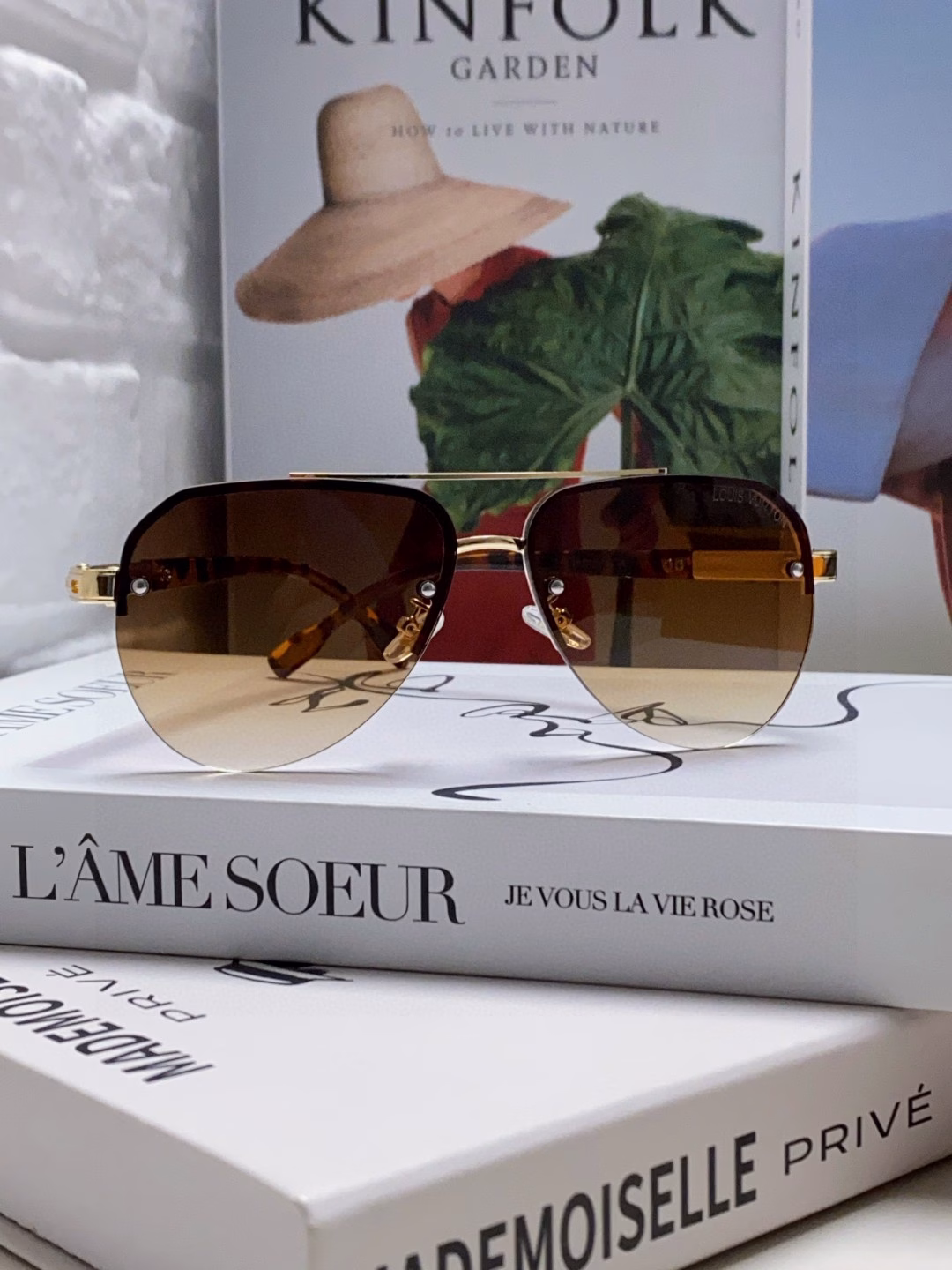 Louis Vuitton 2025 Metal Oval Half-Frame Sunglasses Unisex Sunglasses Aviator Style UV Protection
