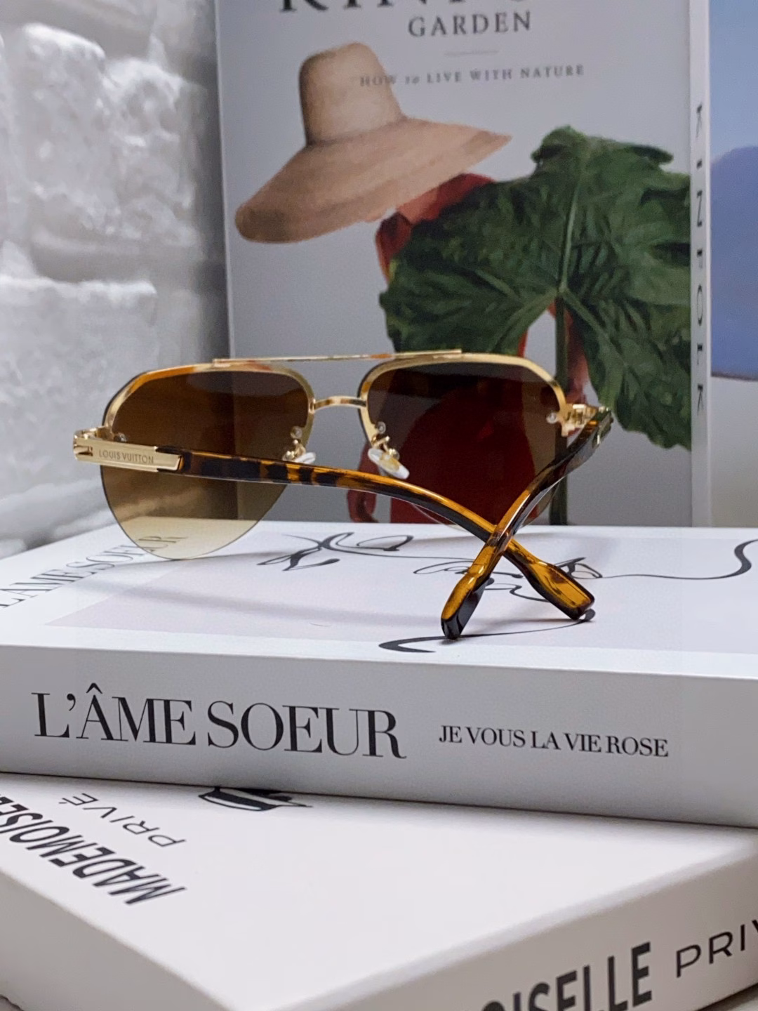 Louis Vuitton 2025 Metal Oval Half-Frame Sunglasses Unisex Sunglasses Aviator Style UV Protection