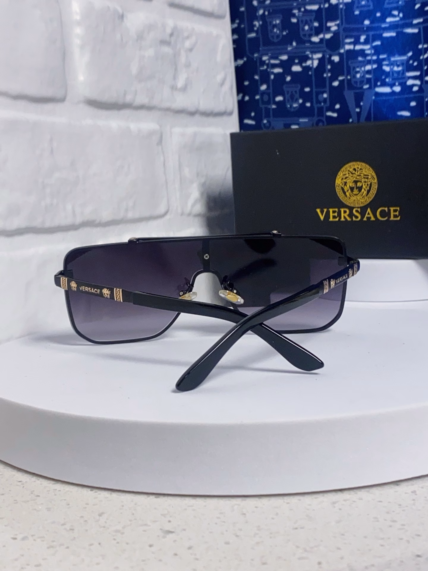 Versace 2025 new human head one-piece sunglasses European and American personality men and women sunglasses cross-border modern sunglasses in