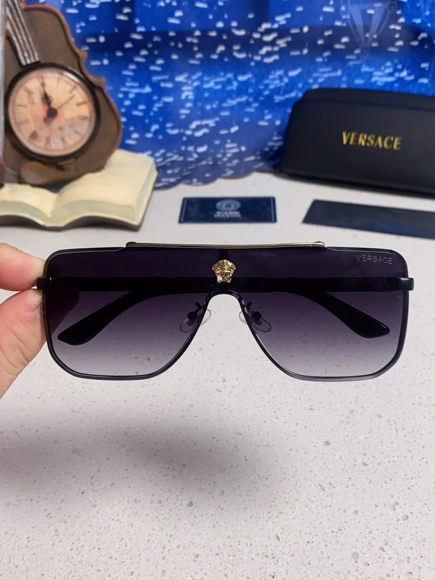 Versace 2025 new human head one-piece sunglasses European and American personality men and women sunglasses cross-border modern sunglasses in
