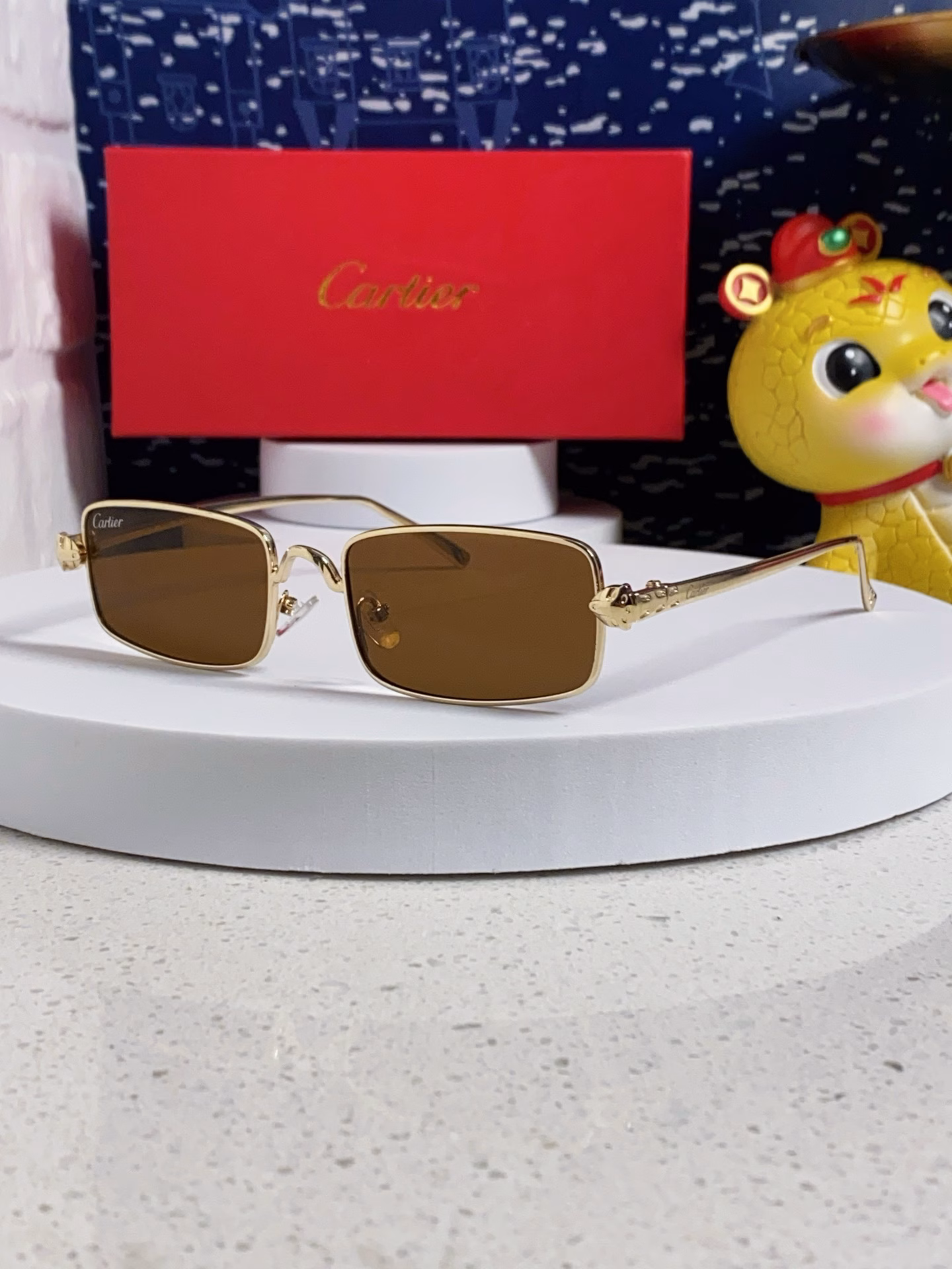 artier Cartier 2025 latest model metal square sunglasses men's European and American retro trend small frame sunglasses women's internet celebrity fashion wear glasses frame lifelike leopard