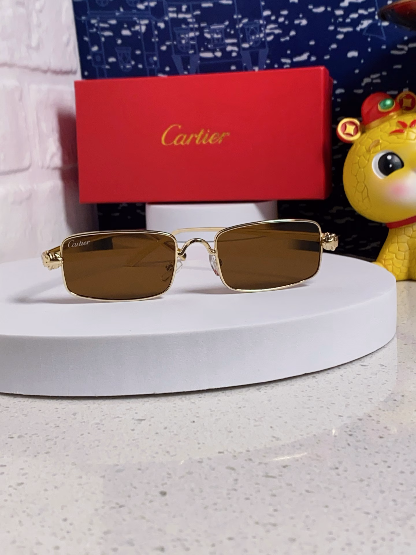 artier Cartier 2025 latest model metal square sunglasses men's European and American retro trend small frame sunglasses women's internet celebrity fashion wear glasses frame lifelike leopard