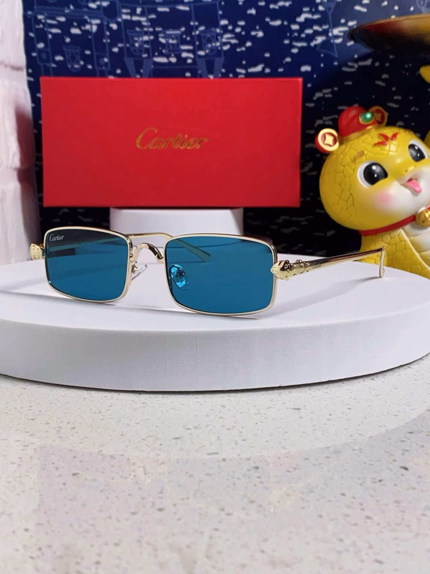 artier Cartier 2025 latest model metal square sunglasses men's European and American retro trend small frame sunglasses women's internet celebrity fashion wear glasses frame lifelike leopard