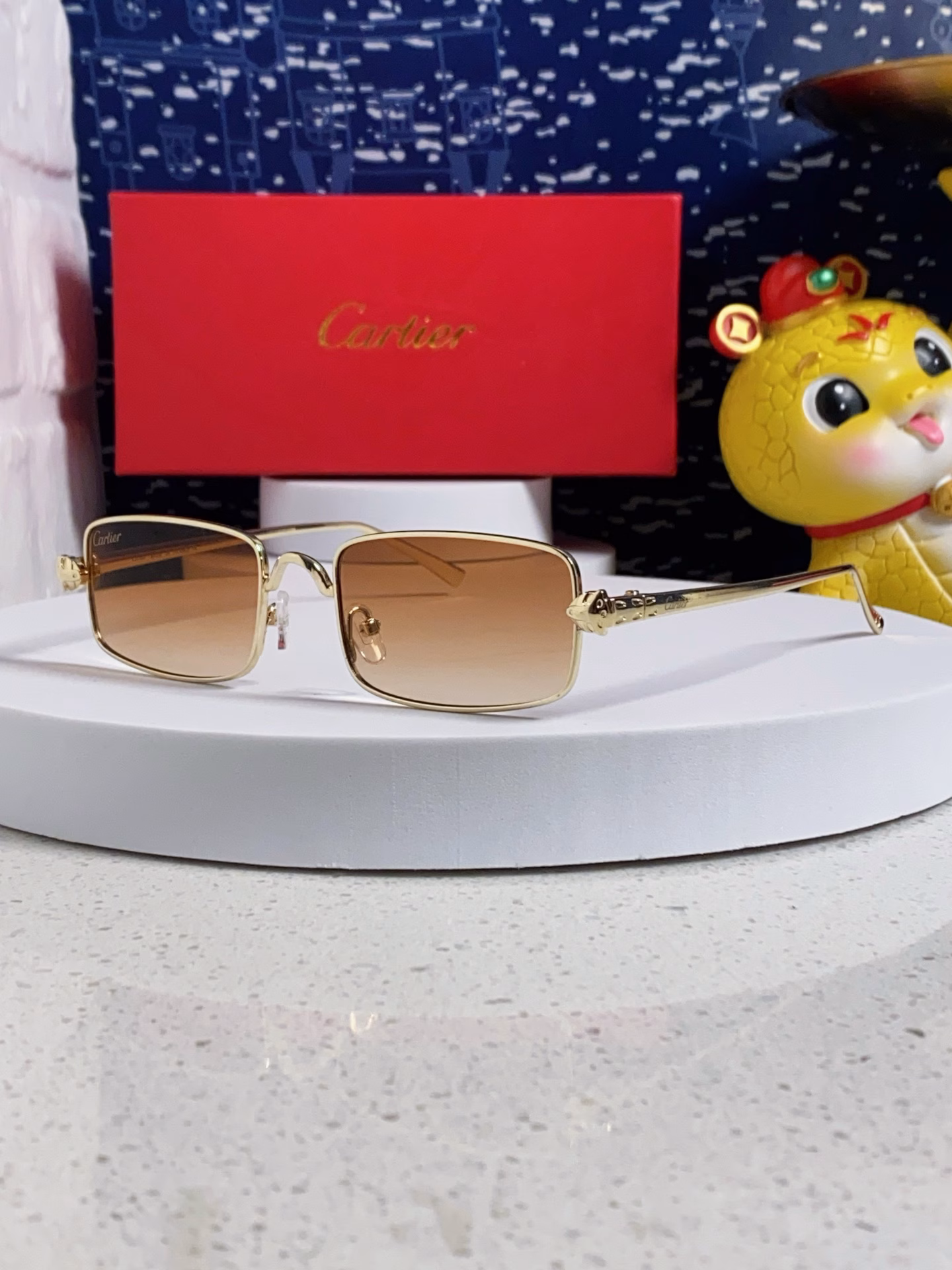 artier Cartier 2025 latest model metal square sunglasses men's European and American retro trend small frame sunglasses women's internet celebrity fashion wear glasses frame lifelike leopard