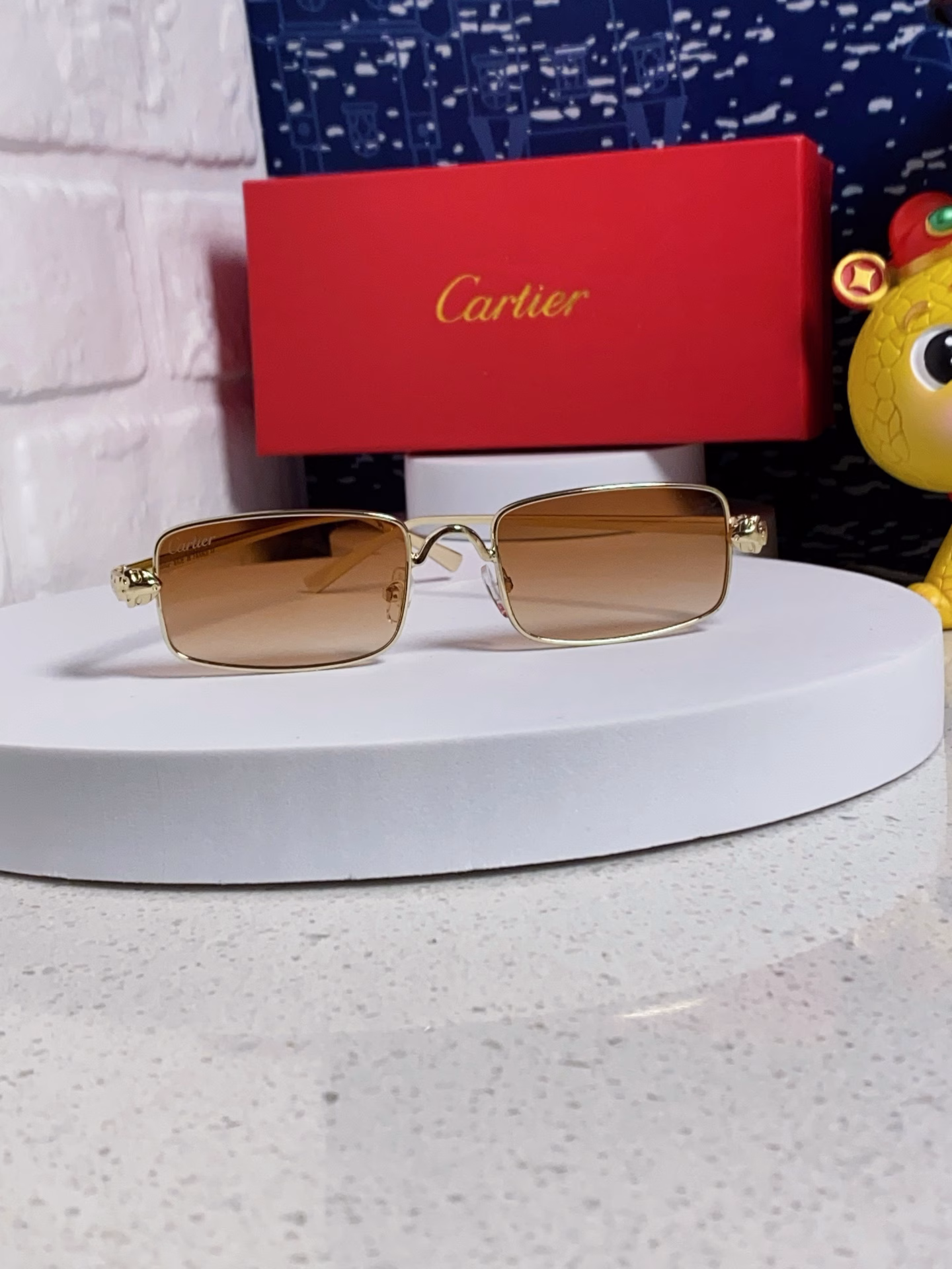 artier Cartier 2025 latest model metal square sunglasses men's European and American retro trend small frame sunglasses women's internet celebrity fashion wear glasses frame lifelike leopard