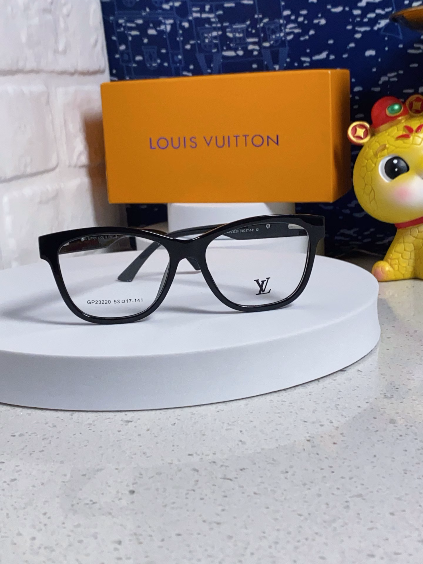 Louis Vuitton 2025 new style casual fashion ultra-light Korean version of large frame glasses frame Internet celebrity glasses frame can be equipped with myopia anti-blue light unisex