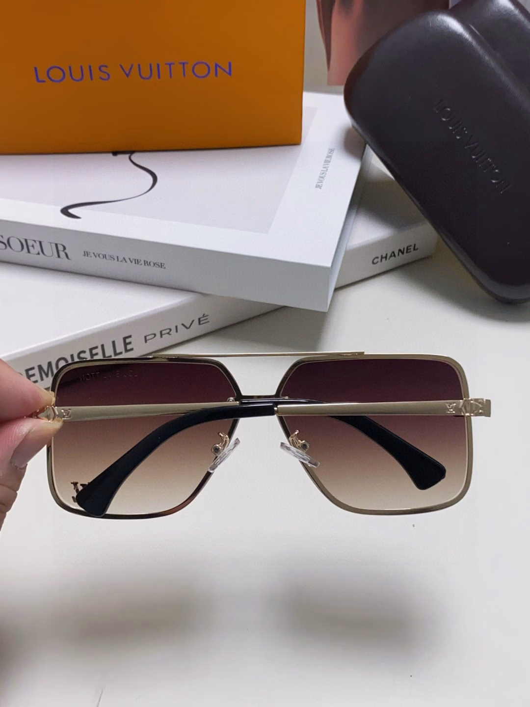 Louis Vuitton 2025 new men's high-end sunglasses fashionable and handsome trendy sunglasses outdoor driving travel sunglasses for men and women