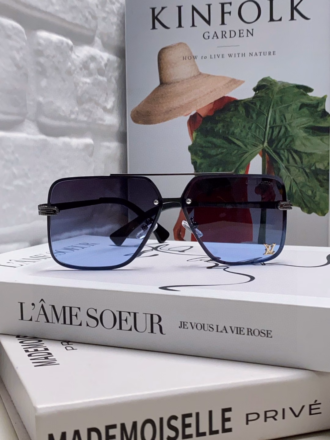 Louis Vuitton 2025 new men's high-end sunglasses fashionable and handsome trendy sunglasses outdoor driving travel sunglasses for men and women