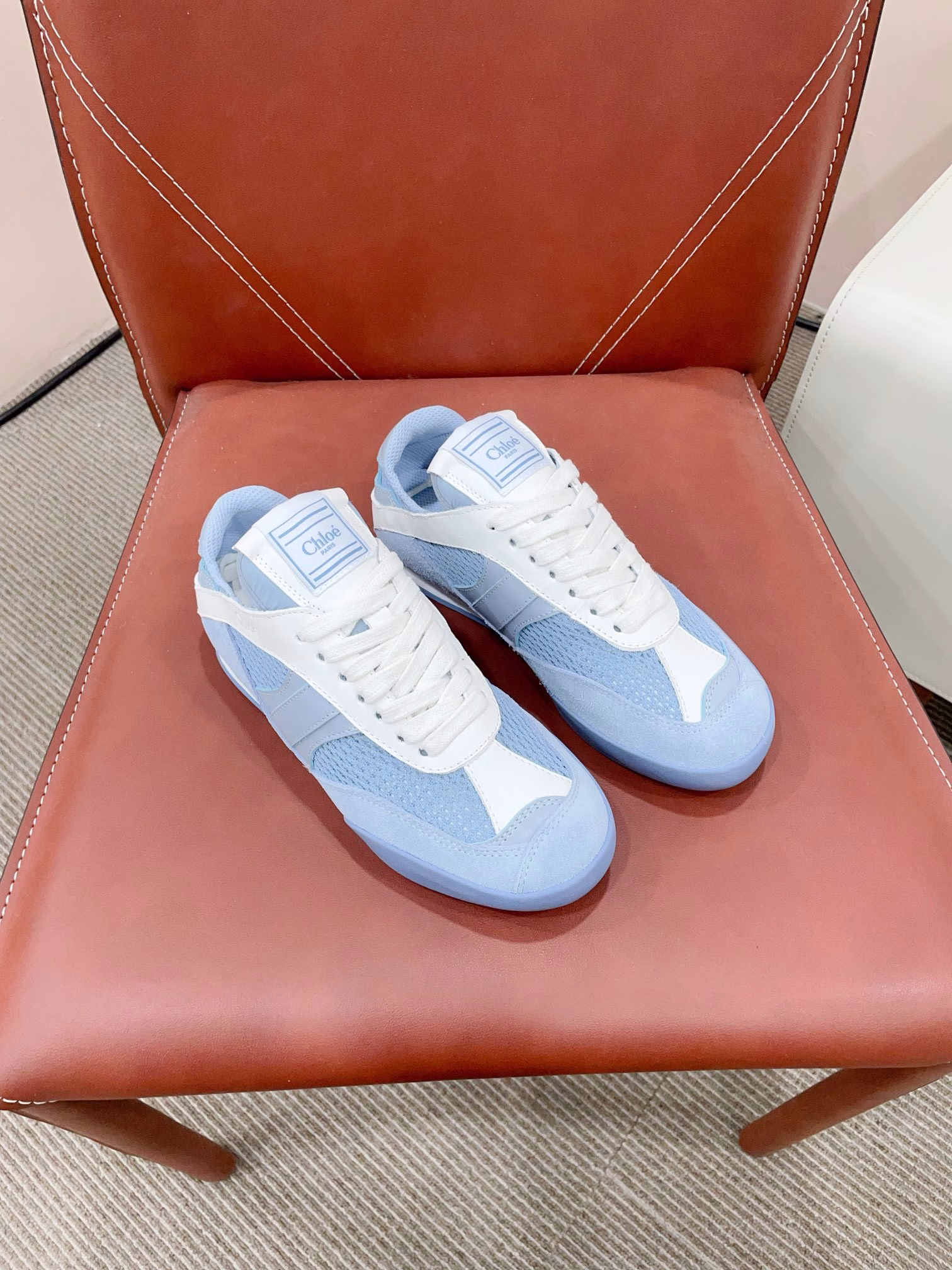 Chloe, the upgraded version of casual shoes is here!The latest original private model sole, all the positions are just right after matching, all the craftsmanship and materials are consistent with the original, it is definitely a pair of durable and good-looking must-haves for walking around the world! !