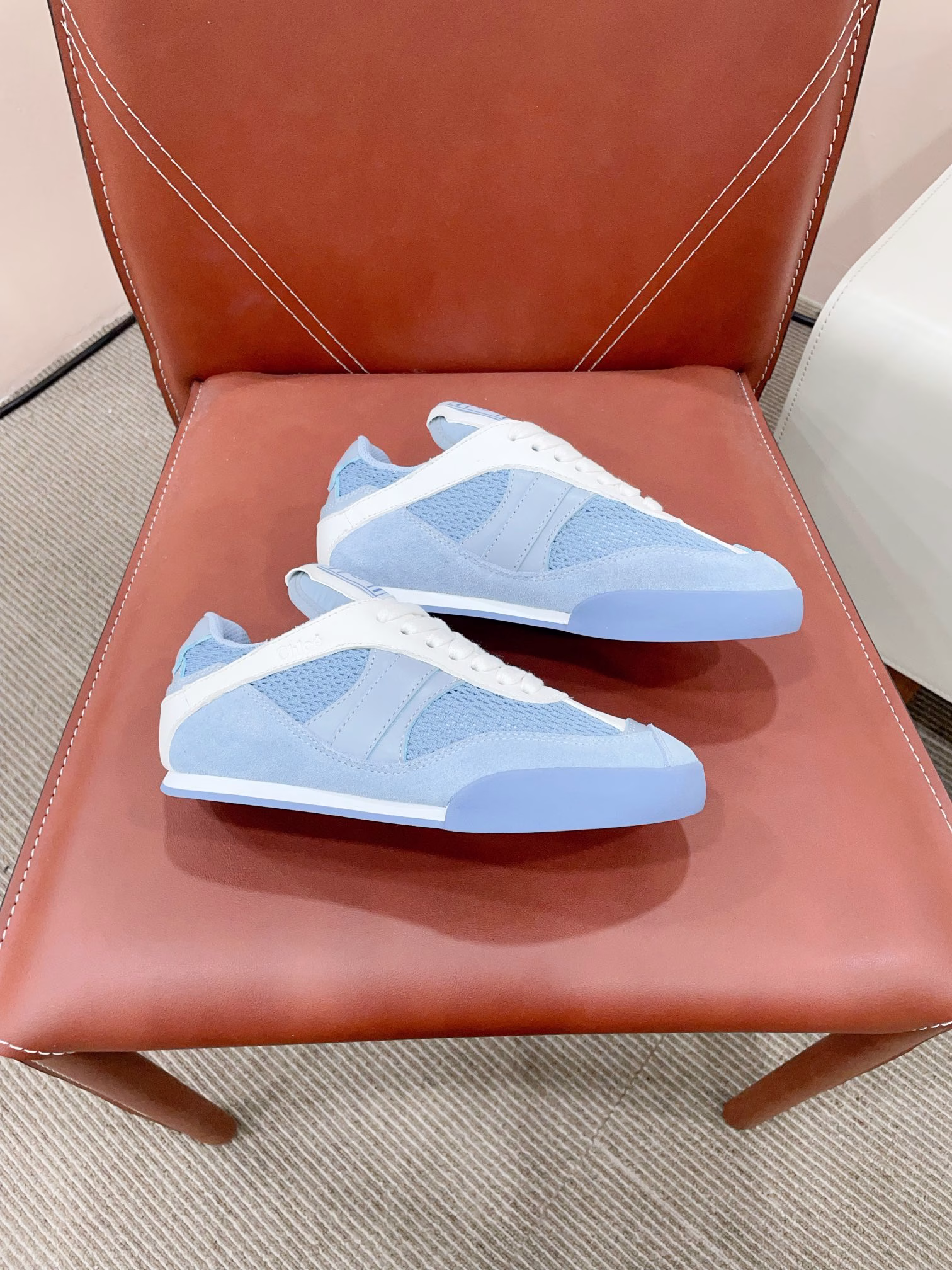 Chloe, the upgraded version of casual shoes is here!The latest original private model sole, all the positions are just right after matching, all the craftsmanship and materials are consistent with the original, it is definitely a pair of durable and good-looking must-haves for walking around the world! !
