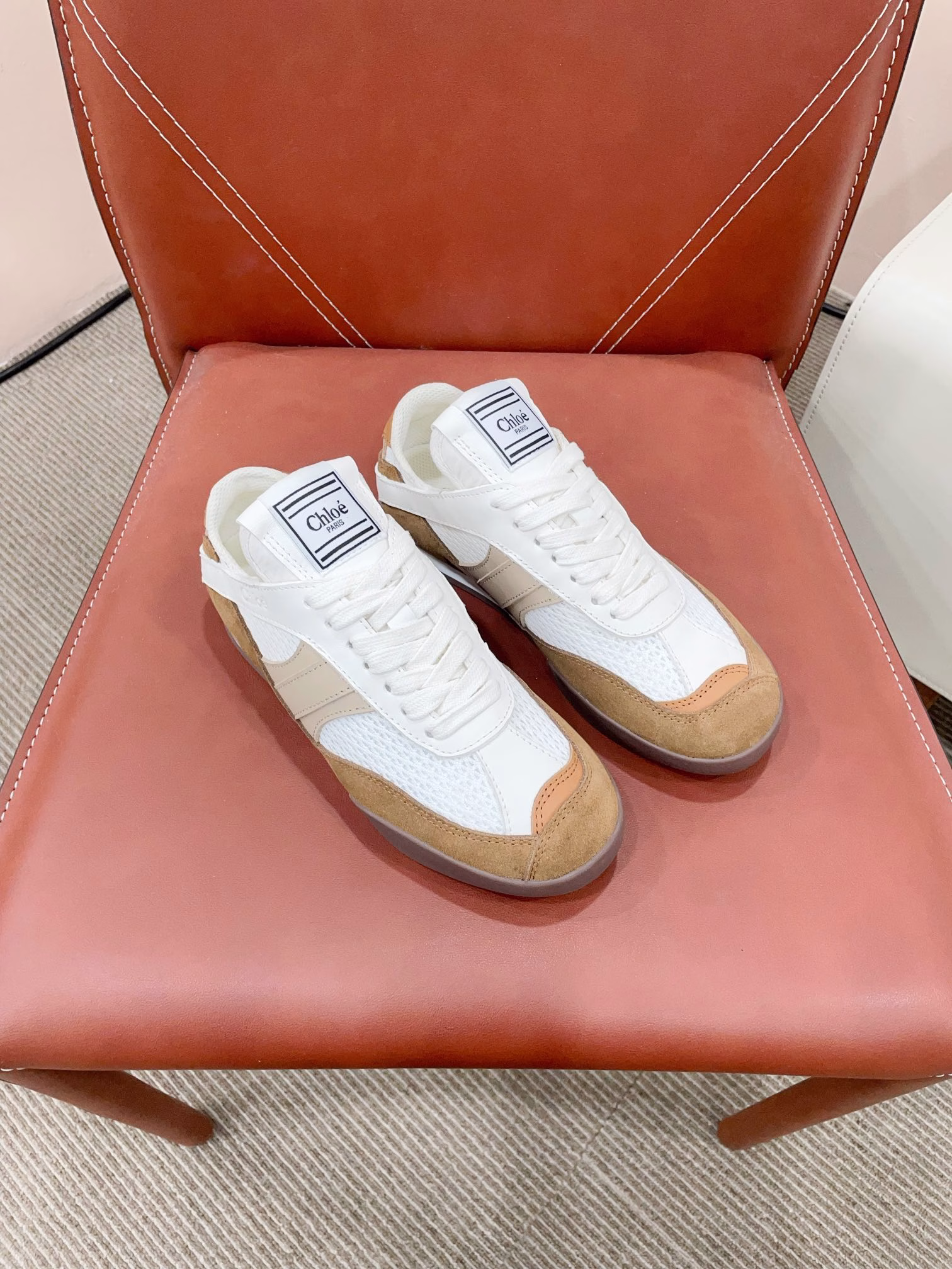 Chloe, the upgraded version of casual shoes is here!The latest original private model sole, all the positions are just right after matching, all the craftsmanship and materials are consistent with the original, it is definitely a pair of durable and good-looking must-haves for walking around the world! !