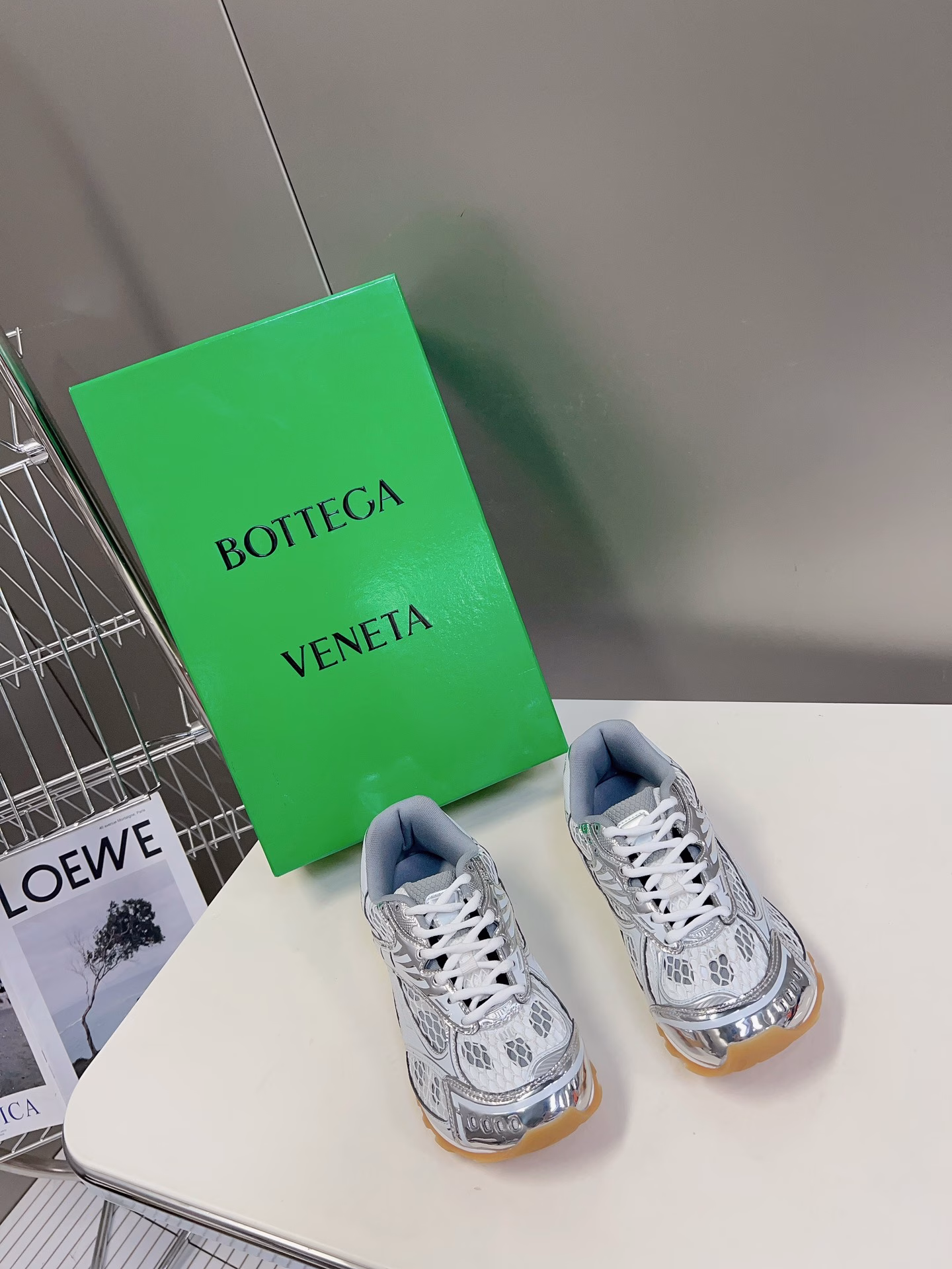 Bottega Veneta Orbit sneakers Wang Yibo same style couple style dad shoesRunner sneakers, made of lightweight technology mesh fabric.With geometric pattern design rubber outsole, Wangzha series high versionLook for the wrapping processActually increase the height a lot, still make the legs look thinVery niceDurable and durable