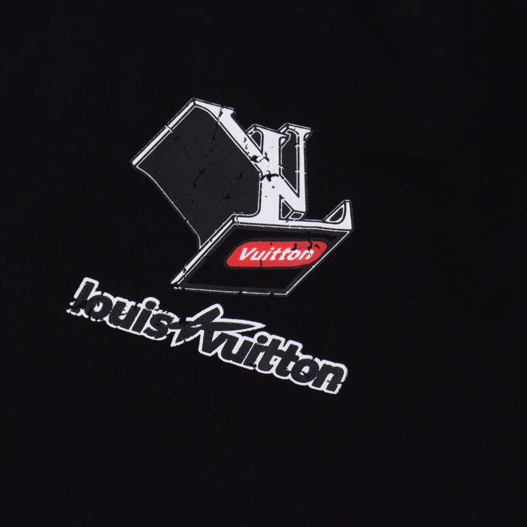 Louis Vuitton 25ss ripped print short-sleeved T-shirtHot-selling spring and summer short-sleeved T-shirt in stock, simple basic wardrobe artifact, a must-have for casual and versatile styles, first-class workmanship and texture, regular European goods