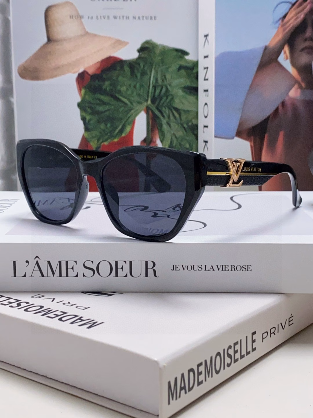 Louis Vuitton thick frame polygonal plate sunglasses for women European and American style anti-ultraviolet sunglasses high quality small face fashion trend women's