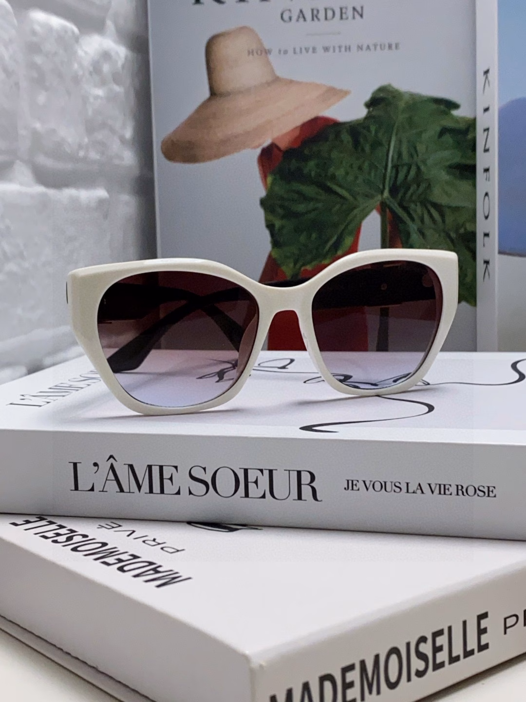 Louis Vuitton thick frame polygonal plate sunglasses for women European and American style anti-ultraviolet sunglasses high quality small face fashion trend women's