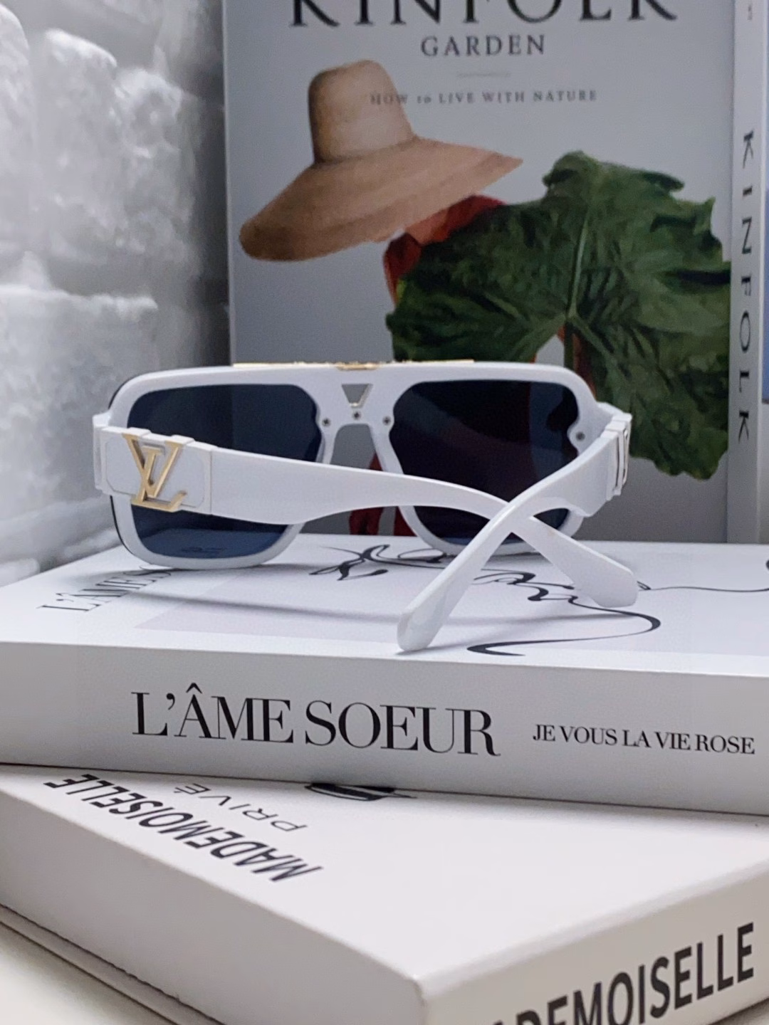 Louis Vuitton 2025 new fashion large frame sunglasses for men and women, the same style as the Internet celebrity square frame sunglasses for men, European and American cross-border