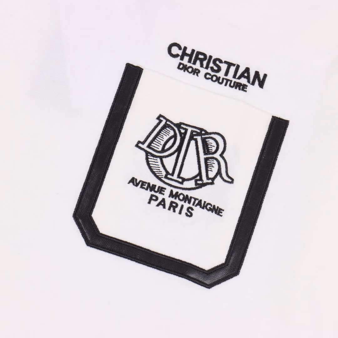Dior 25 new classic pocket embroidery short-sleeved T-shirtPure cotton washed fabric, weighing about 270 grams after washing, fine workmanship, the same loose version for men and women, fashionable and atmospheric